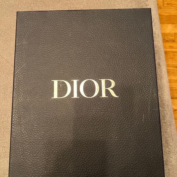 Dior - Picture 1 of 9